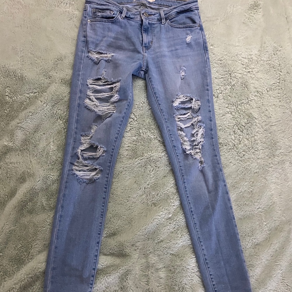 Levi’s 711 Distressed Skinny Jeans